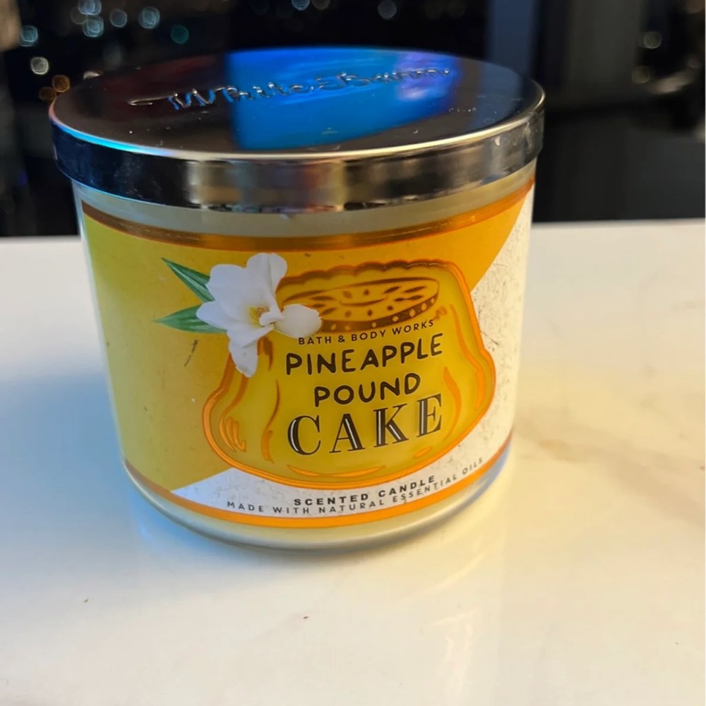 Bath and Body Works Pineapple Pound Cake candle